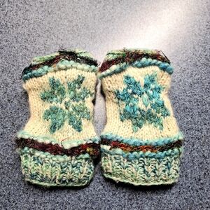 Handmade in Nepal 100% Recycled Knit Wool Fingerless Gloves, Size Medium
